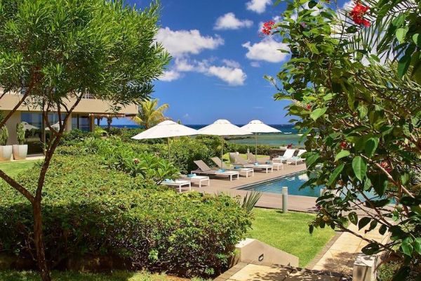 Bon Azur Beachfront Suites and Penthouses by Lov (Trou aux Biches)